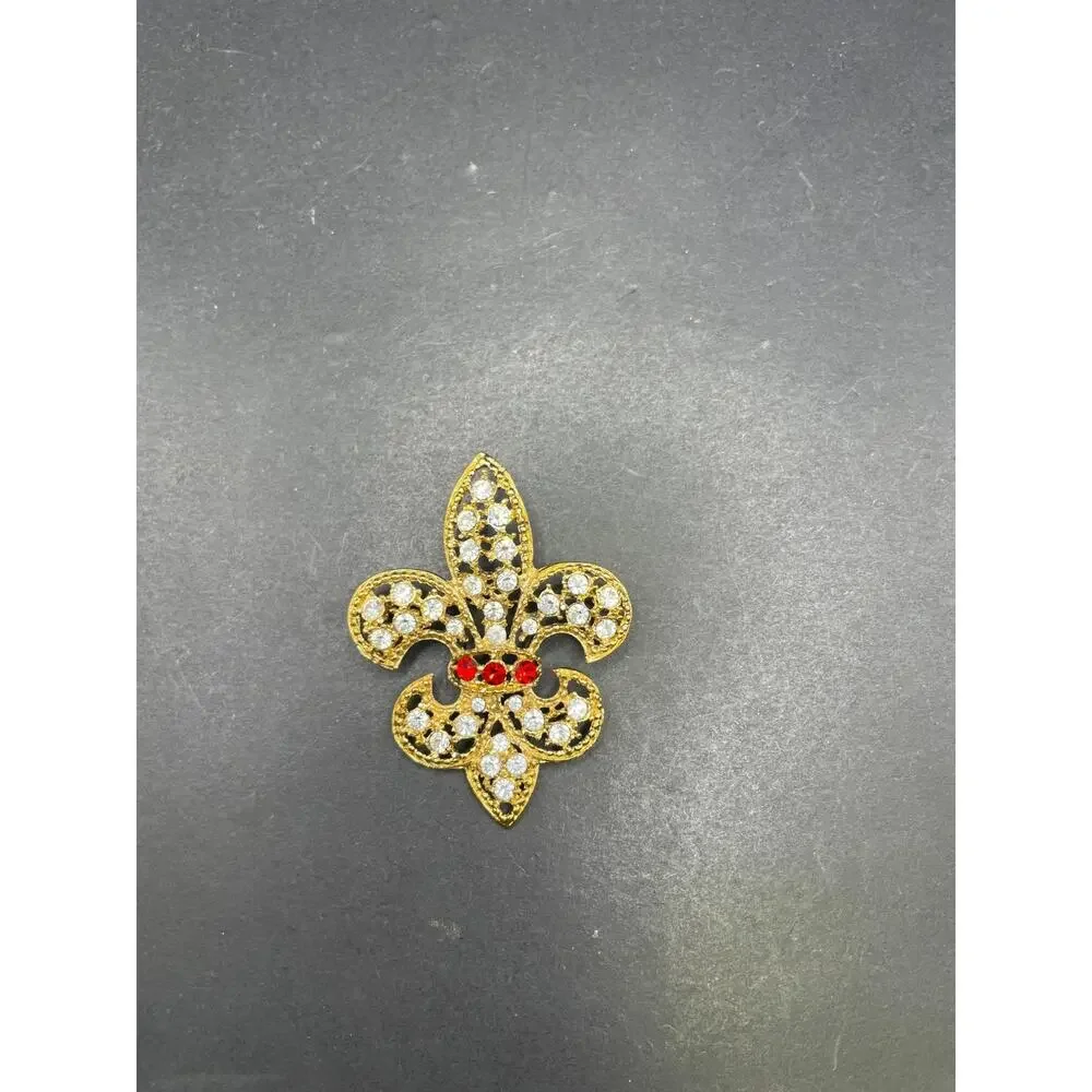 Vintage Gold Tone Rhinestone Fleur De Lis Brooch Pin Red Clear Accent Statement